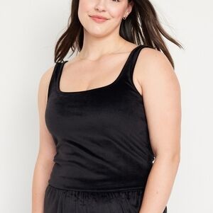 M • Old Navy • Velour Stretch Cropped Tank